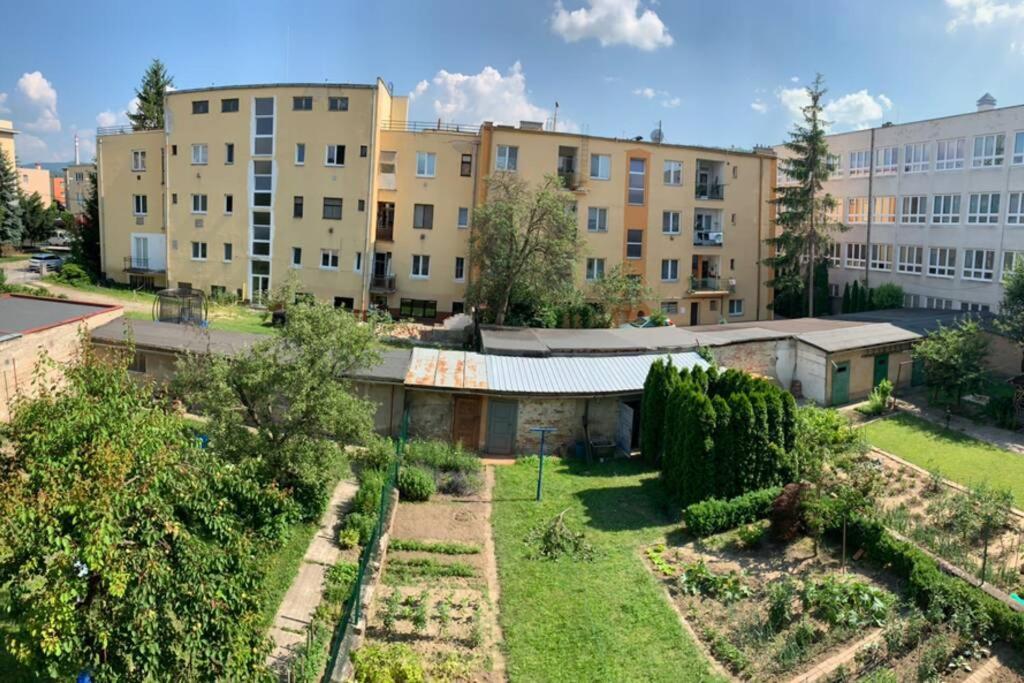 Apartament Tichy Apartman Blizko Centra Trenčín Zewnętrze zdjęcie