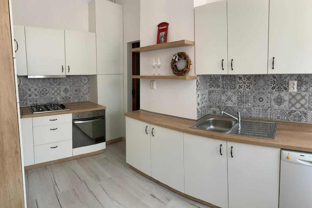 Apartament Tichy Apartman Blizko Centra Trenčín Zewnętrze zdjęcie